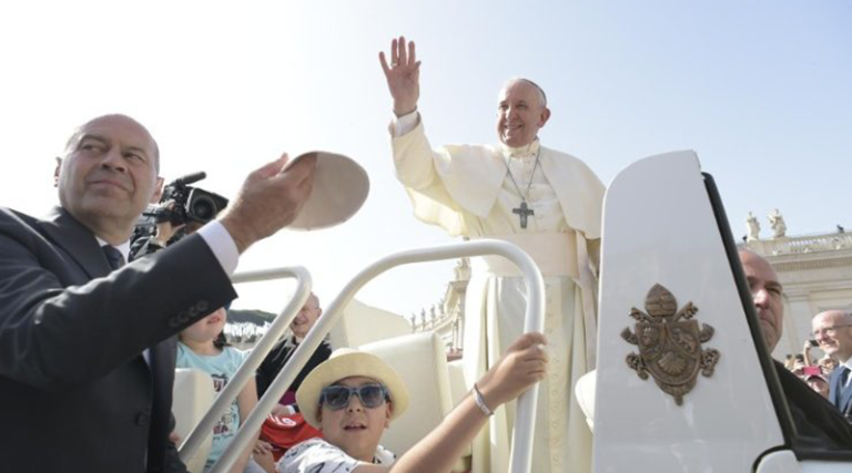 Papa: “abandonar o egocentrismo e não temer a diversidade”