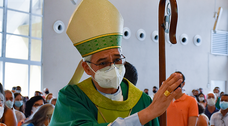 Dom Lauro Sérgio Versiani Barbosa (atual bispo diocesano