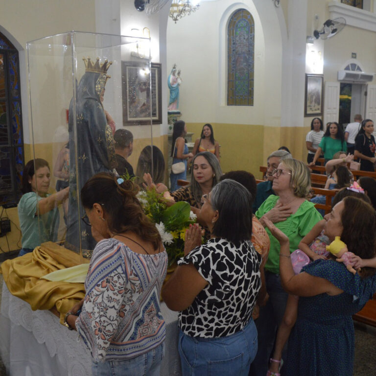 PARÓQUIA SÃO PEDRO DE BAIXO GUANDU ACOLHE A IMAGEM PEREGRINA DE NOSSA SENHORA DA SAÚDE