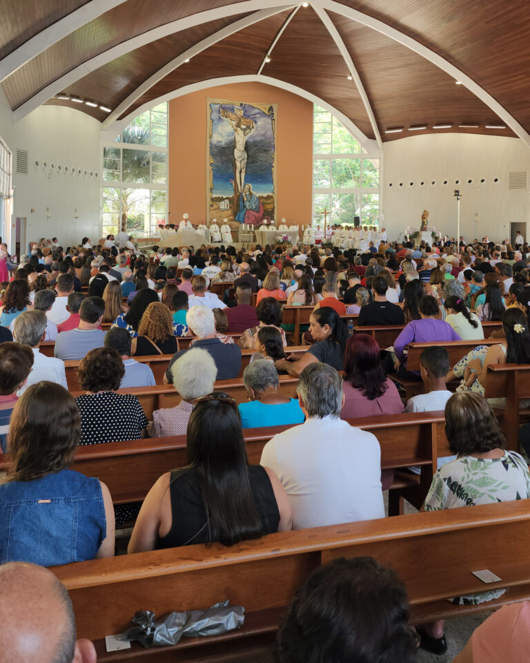 SANTUÁRIO DIOCESANO CELEBRA FESTA DE NOSSA SENHORA DA SAÚDE COM GRANDE PARTICIPAÇÃO DOS FIÉIS