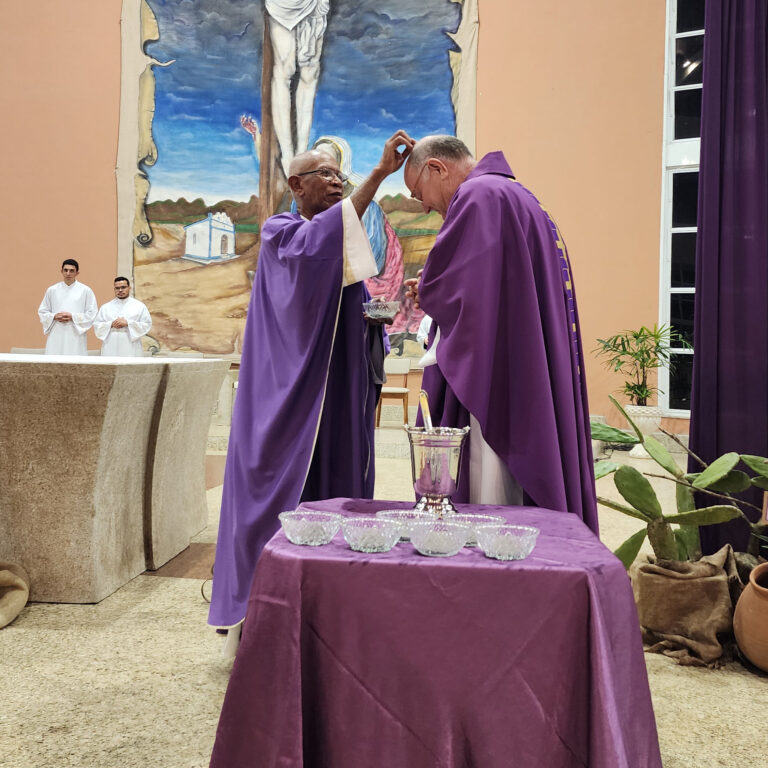 MISSA DE QUARTA-FEIRA DE CINZAS: INÍCIO DA QUARESMA NO SANTUÁRIO DE NOSSA SENHORA DA SAÚDE