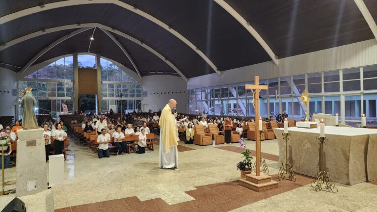 SANTUÁRIO ACOLHE RETIRO ANUAL DOS MINISTROS EXTRAORDINÁRIOS DA ÁREA PASTORAL BR 101 SUL