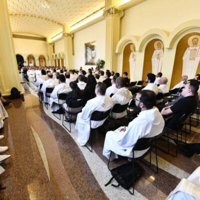 PE. LUISMAR PARTICIPA DO XXVI ENCONTRO NACIONAL DE REITORES DE SANTUÁRIOS EM APARECIDA