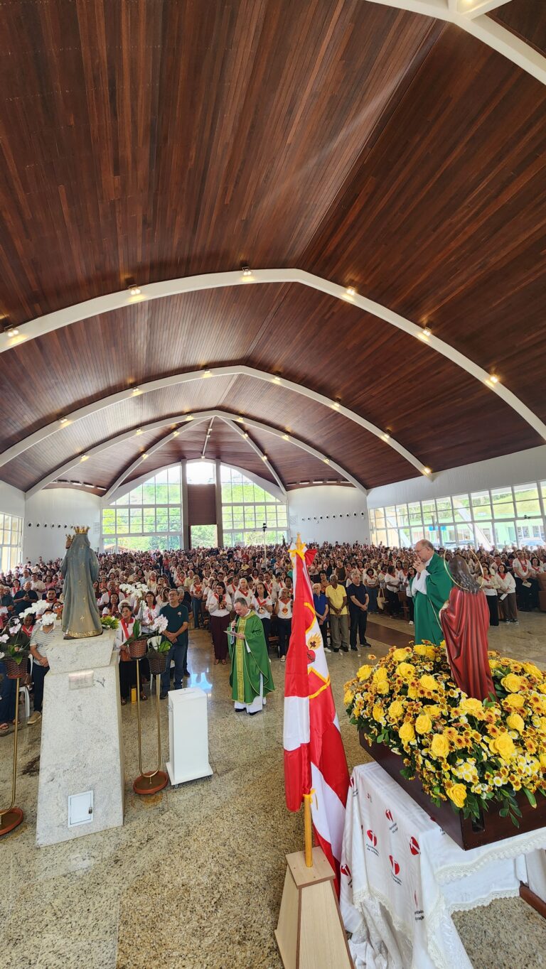 APOSTOLADO DA ORAÇÃO SE FAZ PRESENTE EM ROMARIA AO SANTUÁRIO DIOCESANO NOSSA SENHORA DA SAÚDE